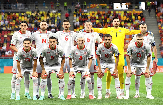 SELECCIÓN DE MACEDONIA DEL NORTE. Temporada 2020-21. Eljif Elmas, Darko Velkoski, Visar Musliu, Arijan Ademi, Stole Dimitrievski, Goran Pandev. Enis Bardi, Aleksandar Trajkovski, Ezgjan Alioski, Boban Nikolov, Stefan Ristovski. SELECCIÓN DE AUSTRIA 3 SELECCIÓN DE MACEDONIA DEL NORTE 1. 13/06/2021. Eurocopa 2020, XVI edición, fase de grupos, Grupo C. Bucarest, Rumanía, National Arena. GOLES: 1-0: 18’, Lainer. 1-1: 28’, Pandev. 2-1: 78’, Gregoritsch. 3-1: 90’, Arnautovic.