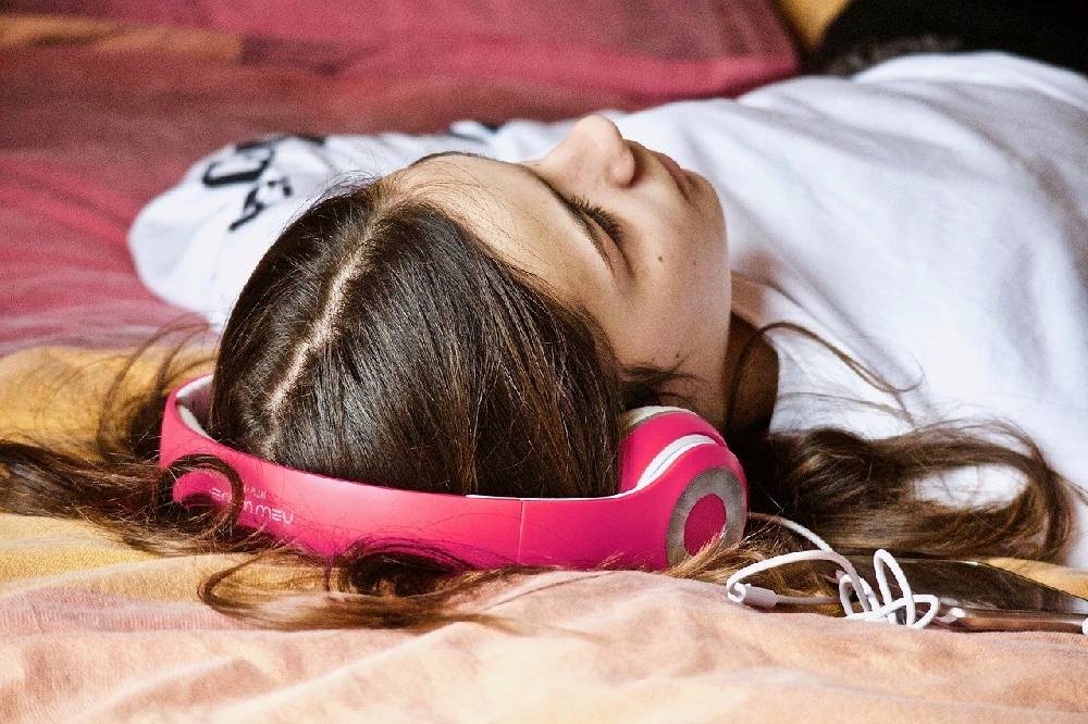 Al escuchar tu música favorita podrías sentir menos dolor afirman los investigadores