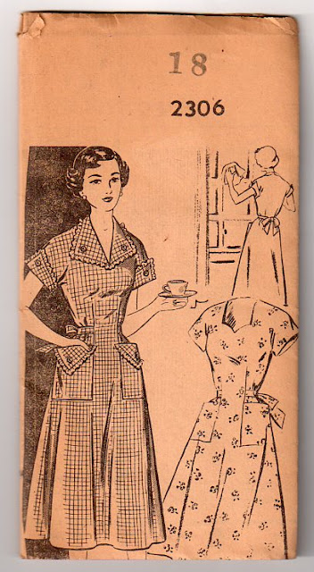 1940s dress piping pocket vintage dress pattern Just Peachy, Darling