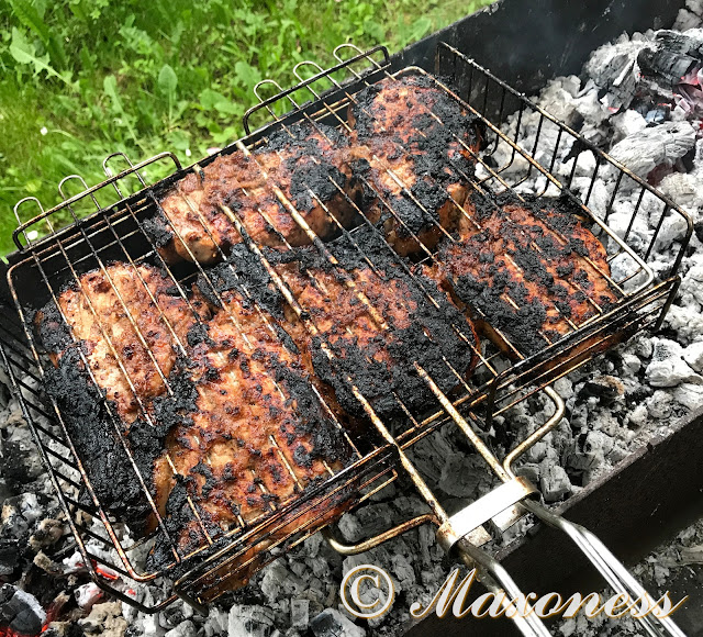 Свиные отбивные с хрустящими луковыми кольцами