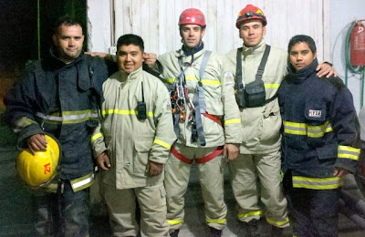 Rescate por parte de Bomberos Voluntarios de Piedra del Aguila.-