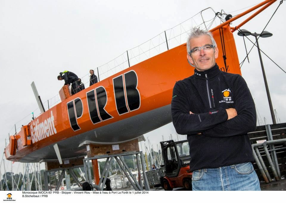 Vincent Riou devant son "PRB 2.0", remis hier à l'eau à Port la Foret.