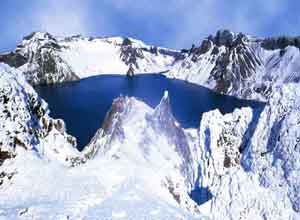 OLA DE ACTIVIDAD SISMICA EN EL TEMIDO VOLCAN PAEKTU DE COREA DEL NORTE 