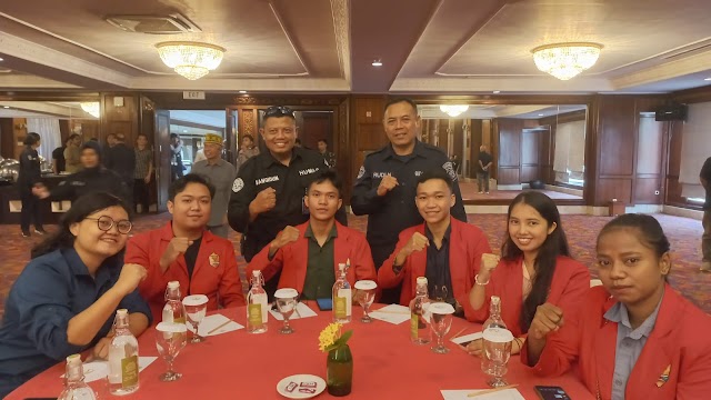 Sinergitas Kasi Humas Polresta Balikpapan dan Mahasiswa dalam Dialog Publik Percepatan Pembangunan IKN