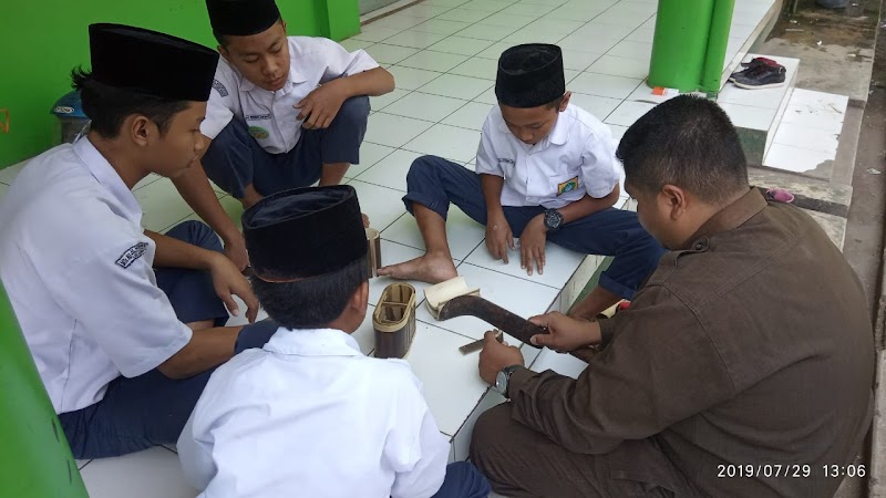 Koleksi Spesial Kerajinan Bambu Panel