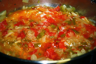 CONEJO GUISADO  CON VERDURAS, VINO BLANCO, MIEL Y FRUTOS SECOS A LA MOZÁRABE.