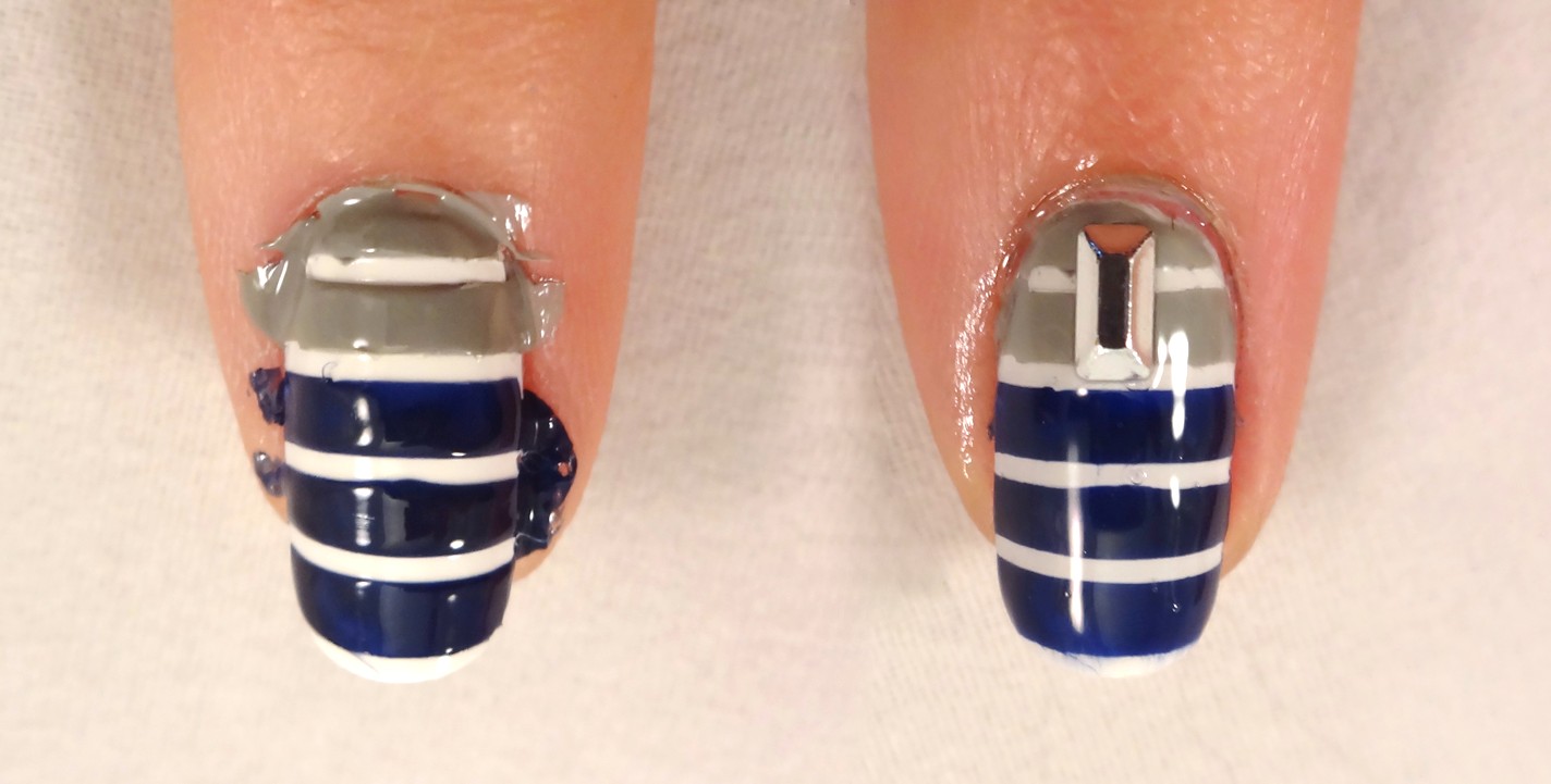 Blue and Grey Striped Nail