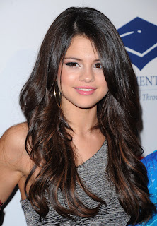 Selena Gomez Hairstyle Picture gallery - Celebrity Selena Gomez Hairstyle Ideas for Girls