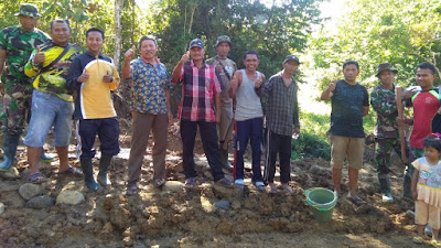 Raut Wajah Senyum Sumringah Masyarakat Jorong Situak Barat Sambut Satgas TMMD ke 102 Kodim 0305/Pasaman