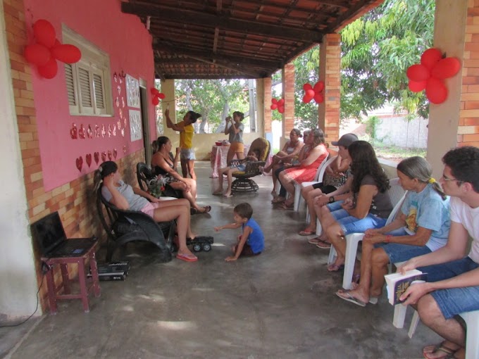 Grupo de Jovens do Córrego faz homenagem às mães de componentes