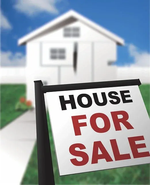 Mortgage Home in Panama with a For Sale Inscription