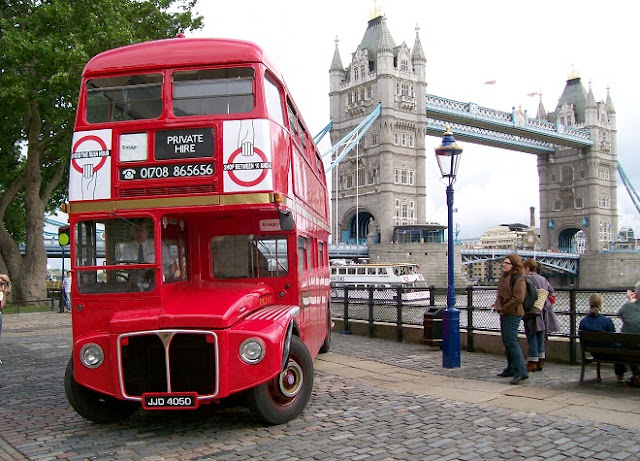 London in Style - Vintage Bus - www.all-about-london.com