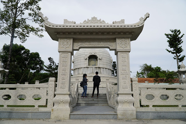 Lăng mộ vị trụ trì đầu tiên của Chùa Hoằng Pháp - HÒA THƯỢNG NGỘ CHÂN TỬ (1901-1988)