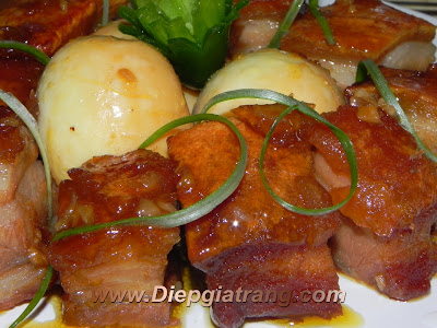 Braised pork with hard-boiled eggs