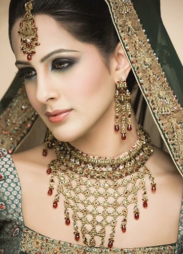 Pakistani bridal dresses 2010pakistani bridal make uppakistani bridal wear