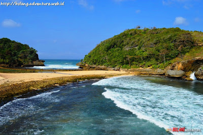 akcayatour, Pantai Batu Bengkung, Travel Jogja Malang, Travel Malang Jogja