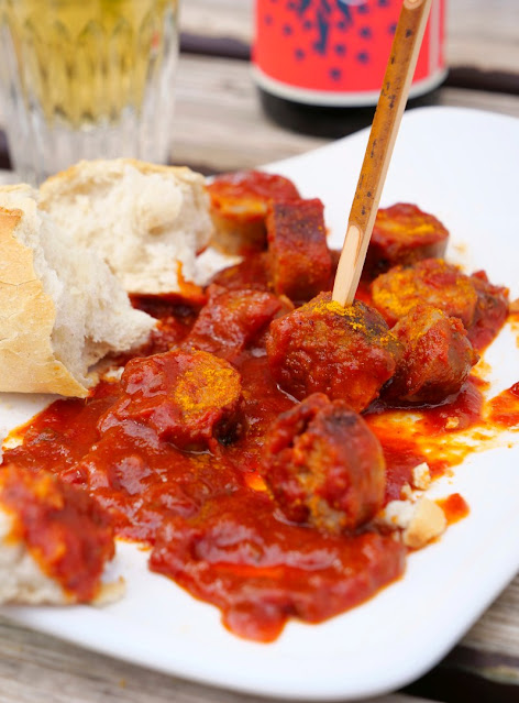 Currywurst mit selbstgemachter Currysauce