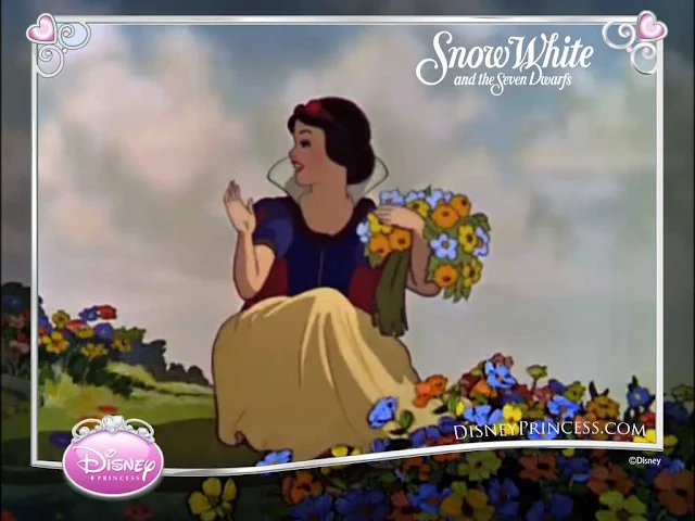 Sweet Snow White, Free Printable Invitations, Labels or Cards.