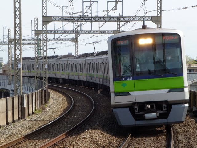 京王電鉄　快速　京王多摩センター行き4　都営10-300形