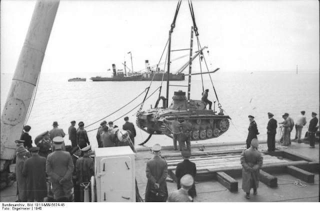 19 September 1940 worldwartwo.filminspector.com invasion barges