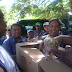 FEDA entrega pollitas ponedoras en barrio Casandra de Barahona.