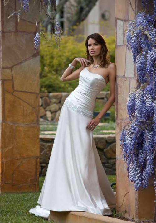 Gorgeous  Bridal Dresses Presented by Essense of Australia 