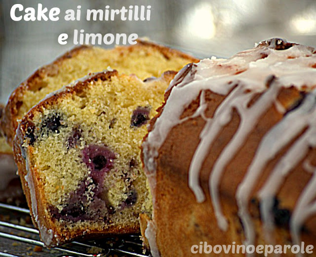 Cake ai mirtilli e limone