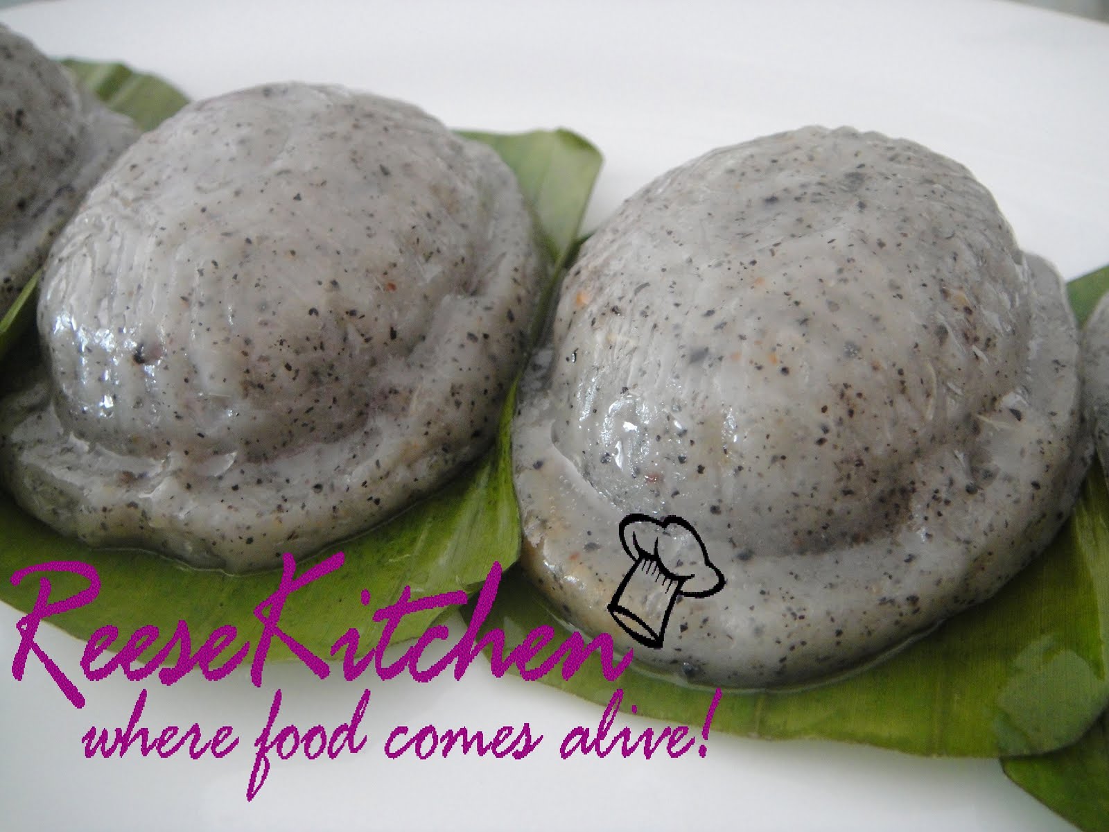 ReeseKitchen: Black Sesame Angku with Coconut Fillings