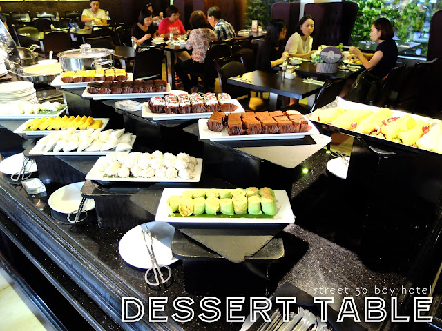 Enjoy a scrumptious Singapore Story Weekend Buffet with Street 50 Bay Hotel