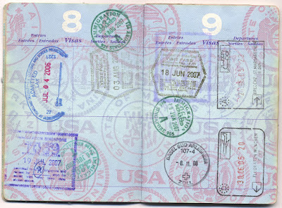 https://upload.wikimedia.org/wikipedia/commons/3/3c/USA_passport_with_immigration_stamps_from_Austria,_Germany,_Singapore_and_the_US_-_20120708.jpg