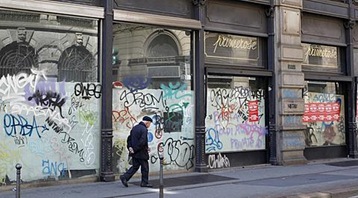 ap_italy_financial_crisis_12Apr12-resizedpx480q100shp8