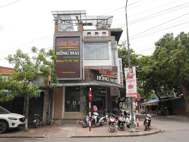 In front of Bánh Khoái Hồng Mai restaurants, Hue