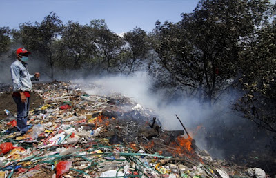 5 Bahaya Menghirup Asap Sampah dan Racunnya 350 kali lebih berbahaya dari Asap Rokok5 Bahaya Menghirup Asap Sampah dan Racunnya 350 kali lebih berbahaya dari Asap Rokok