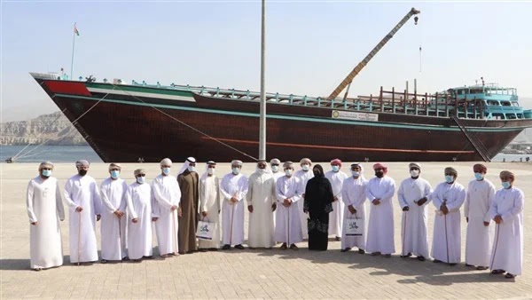 The largest Arab wooden ship entered the Guinness Book of Records arrives in Oman .. Pictures