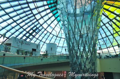  I was going through some of the photos archived inward my laptop when I came across a few of  Gorgeous Atriums of the Wafi Mall, Dubai