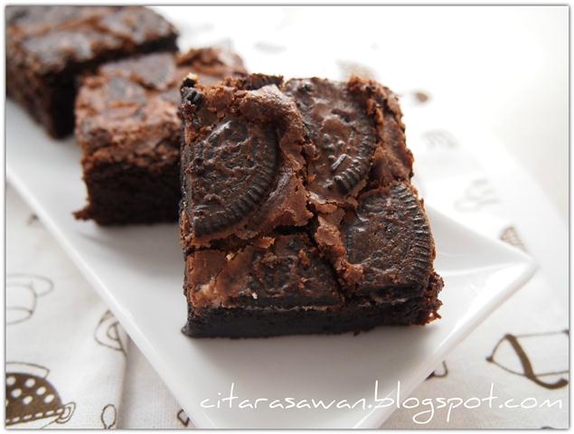 Cookies and Cream Fudge Brownies / Oreo Brownies ~ Blog Kakwan