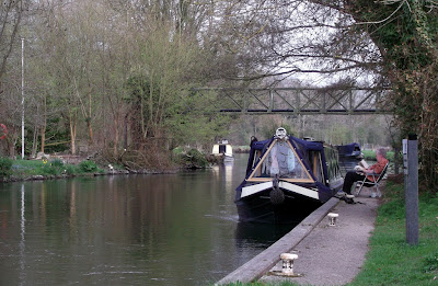 A picture of narrowboats on the Kennet and Avon Canal