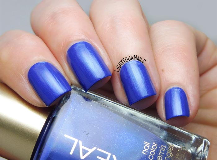 Smalto blu L'Oreal Rebel Blue-Notting Hill Blue nail polish #loreal #lightyournails #nails #unghie