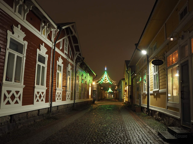 Lingonberryhouse, joulu, christmas, kuusi, xmas tree, old town, vanha kaupunki, jouluvalot, xmas decoration