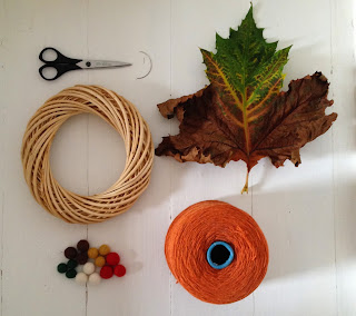 http://creatingincolour.blogspot.co.uk/2013/10/autumn-wreath.html