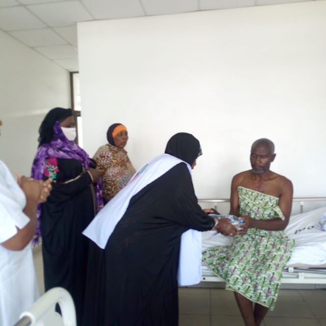 SHAMSIA GROUP YAIMIZA JAMII KUWAKUMBUKA WAGONJWA HOSPITALINI