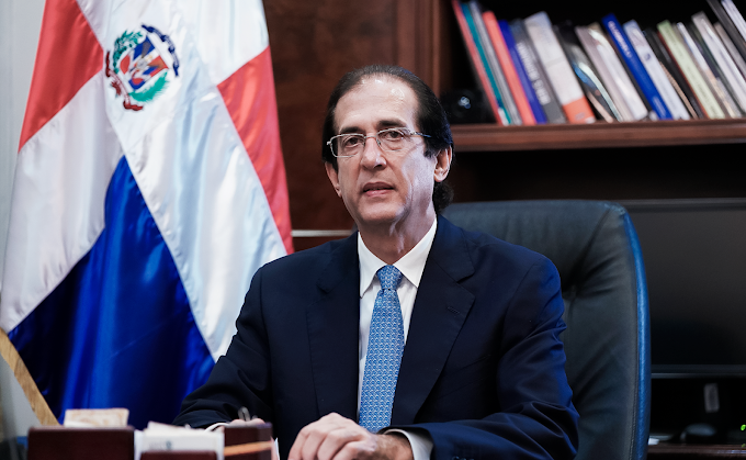 Ministro Gustavo Montalvo es designado para presidir la Cumbre Mundial sobre la Sociedad de la Información