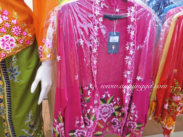 sewa kebaya nyonya melaka