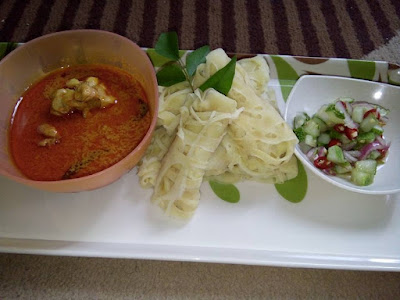 Aneka Kreasi Roti ( Cara Membuat Roti Jala Kare Ayam )