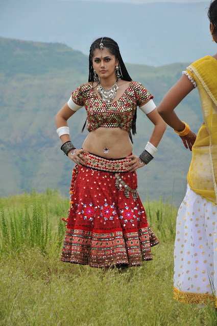 Tapasee Pannu Latest Navel Show Photos