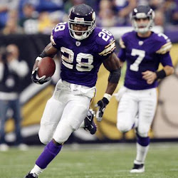 NINE YARDS Away but #SKOLnation lives to play another DAY...VIKES head to the "FIGHT for VINCE" in the NFC while the BEARS needed the CHEESE HEADS to get a W...and they didn't... #NFCPlayoffImplications #BEARSCoacheshitBlackMonday