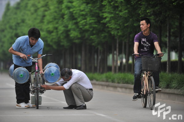 [Amphibious_Bicycle_07.jpg]