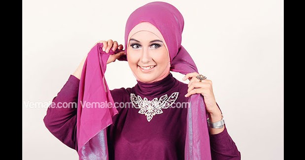 Cara pake hijab: Cara Memakai Hijab Pashmina Metalik Untuk 