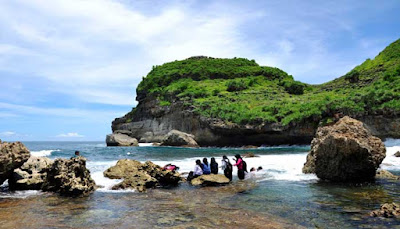 Pantai Sembukan