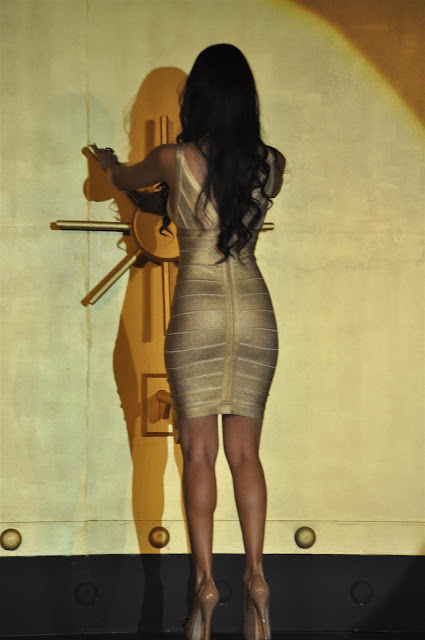 Malaika Arora sexy back